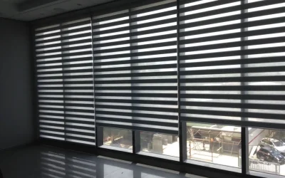 cortinas-zebra-blackout-con-tela-color-negro-instalado-en-una-habitacion