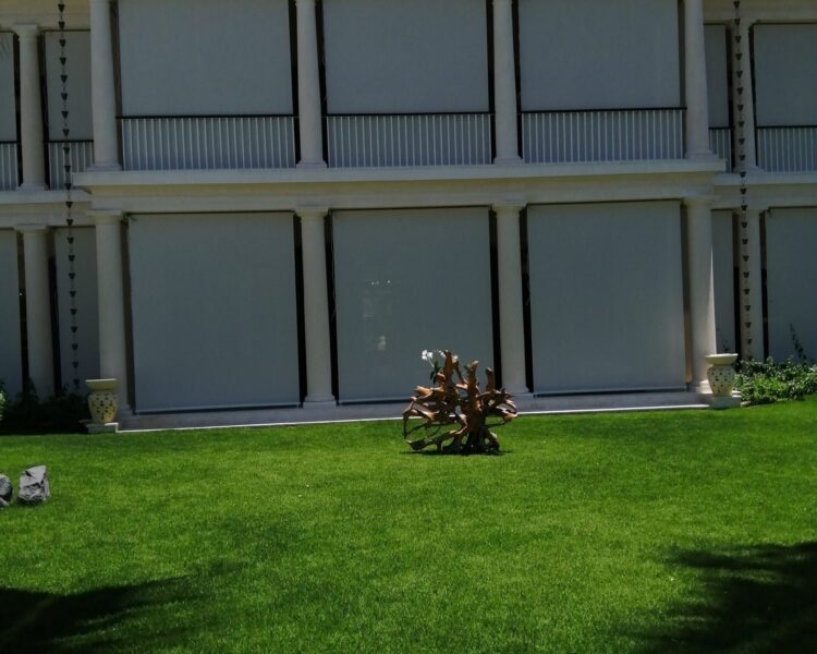 cortinas-enrollables-para-exterior-instalado-en-la-romana
