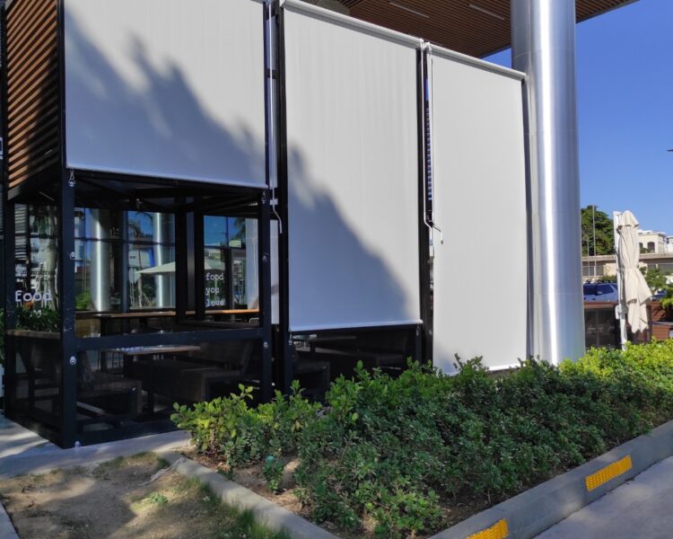 cortinas-permas-instalado-en-metro-plaza-por-blinds-company-en-santo-domingo