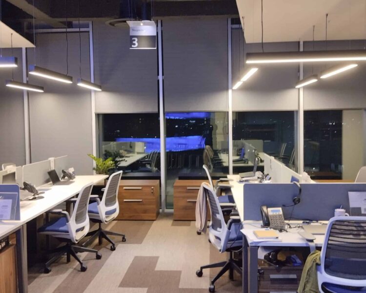 cortinas-roller-blackout-en-oficina cortinas-roller-blackout-en-oficina-instaladas-por-blinds-company