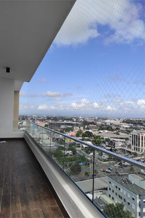 mallas-de-seguridad-instalada-en-un-balcon-con-mucha-vista